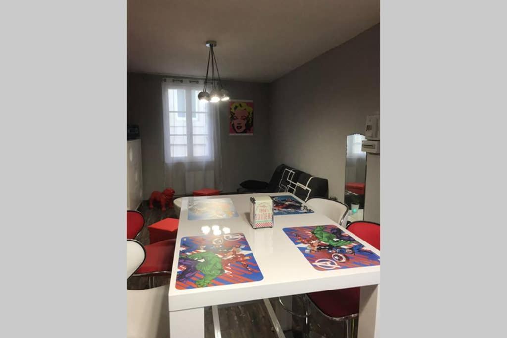 Appartement Style Pop Art Avec Garage Centre Historique Безие Екстериор снимка