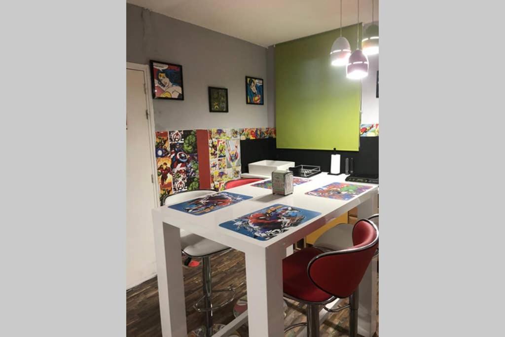 Appartement Style Pop Art Avec Garage Centre Historique Безие Екстериор снимка