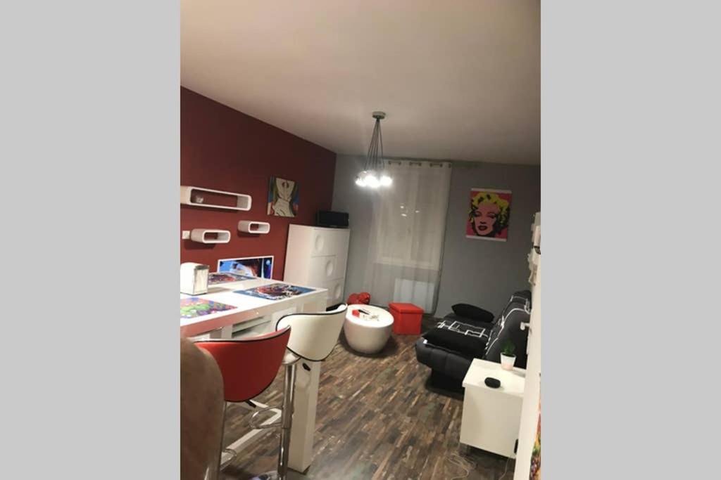 Appartement Style Pop Art Avec Garage Centre Historique Безие Екстериор снимка